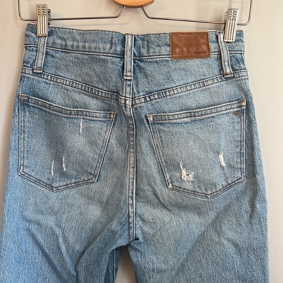 Madewell Classic Straight Jeans in Corrie Wash: Step-Hem Edition SZ 25 - Picture 8 of 9